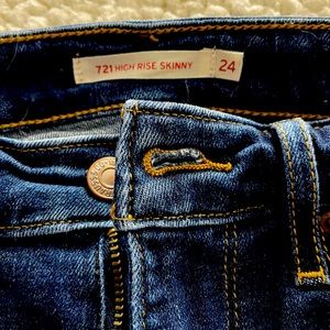 Brand new washed once never worn Levi’s high rise skinny